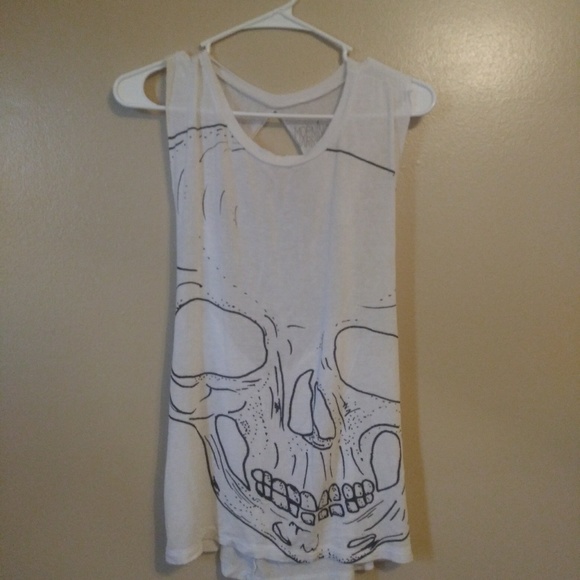 Womans tops - Picture 6 of 8